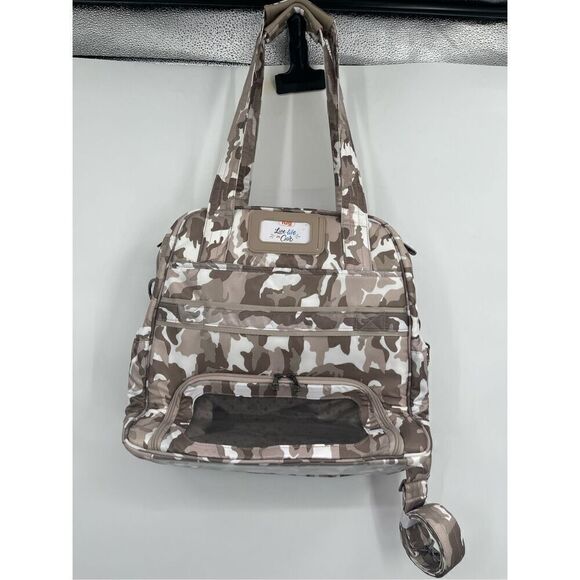 NWT Lug Camo Green Puddle Jumper LE Overnight Tote with Charm Bar - Picture 1 of 8